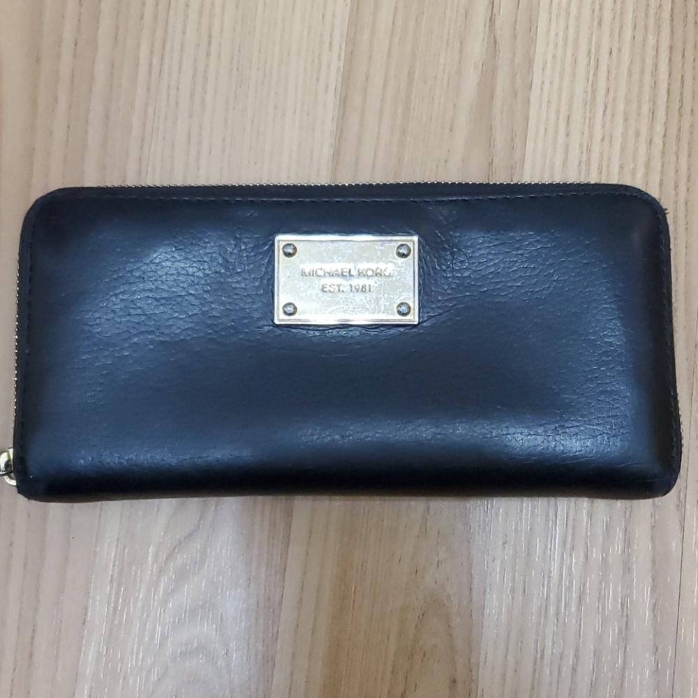 SELLING AS IS * Michael Kors Black Wallet